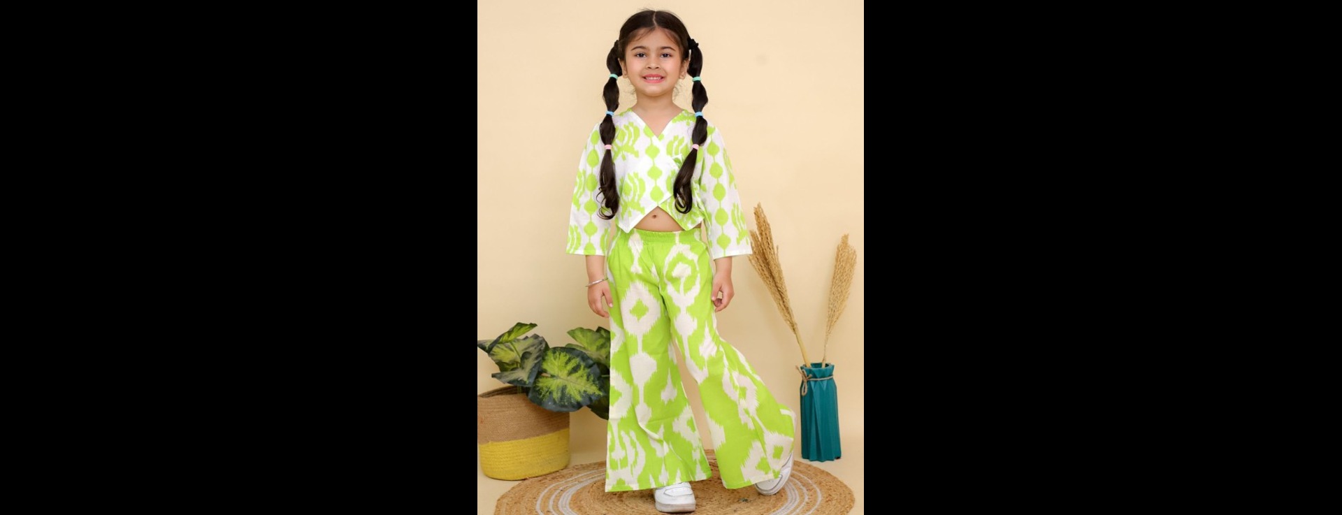 Girls Printed V-Neck Pure Cotton Top With Palazzos